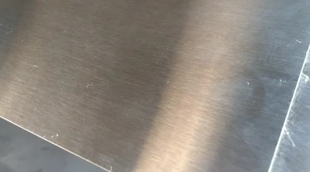 Aprofundamento Técnico: Aço Inox 304 vs. 316 e as Variantes "L"